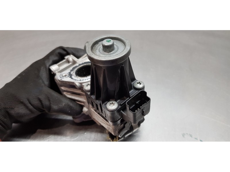 Recambio de valvula egr para volvo xc60 inscription awd referencia OEM IAM 32242452 5 PINES 