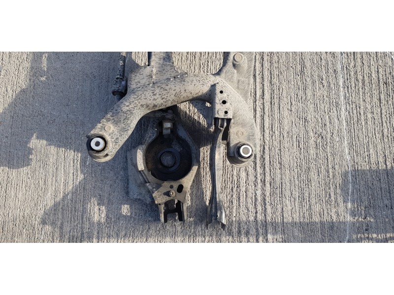 Recambio de puente trasero para toyota rav4 hybrid 4x2 advance referencia OEM IAM 5120642090  