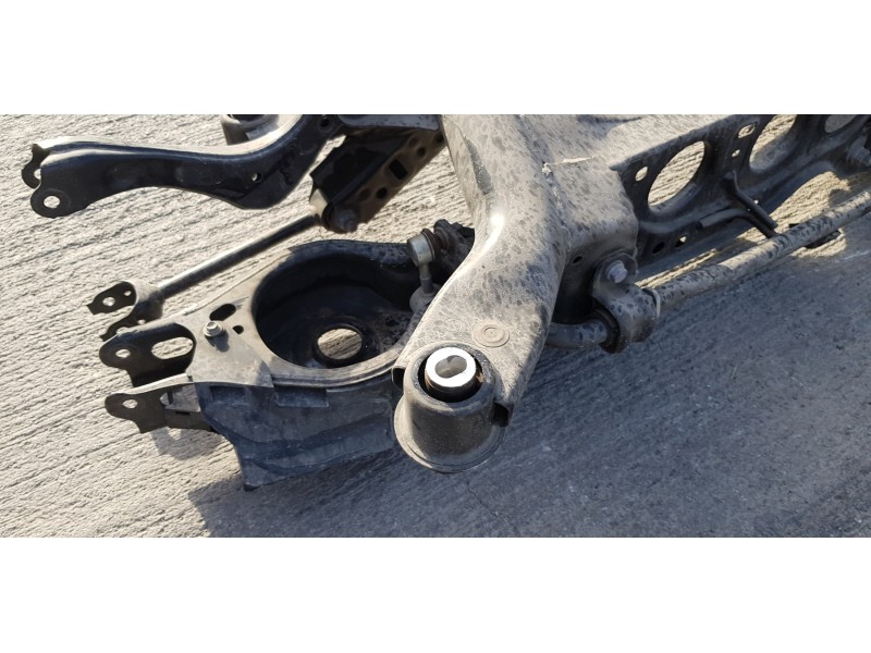 Recambio de puente trasero para toyota rav4 hybrid 4x2 advance referencia OEM IAM 5120642090  