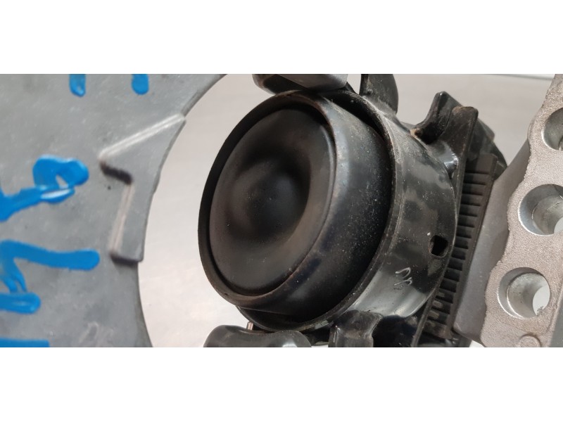 Recambio de soporte motor derecho para toyota rav4 hybrid 4x2 advance referencia OEM IAM 1230525040  