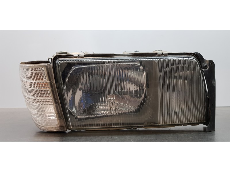 Recambio de faro derecho para mercedes clase s (w126) berlina+coupe se 300 referencia OEM IAM A1268209061 1307022122 