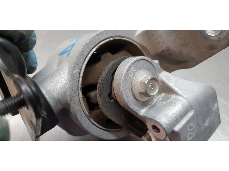 Recambio de soporte motor izquierdo para toyota rav4 hybrid 4x2 advance referencia OEM IAM 1230625020  