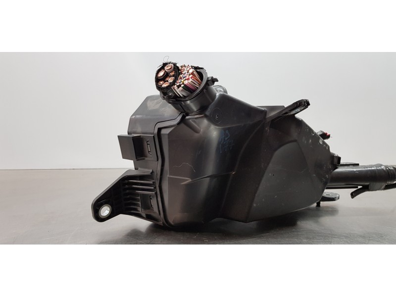 Recambio de caja reles / fusibles para toyota rav 4 plug-in hybrid advance referencia OEM IAM 8262042090 8274042060 