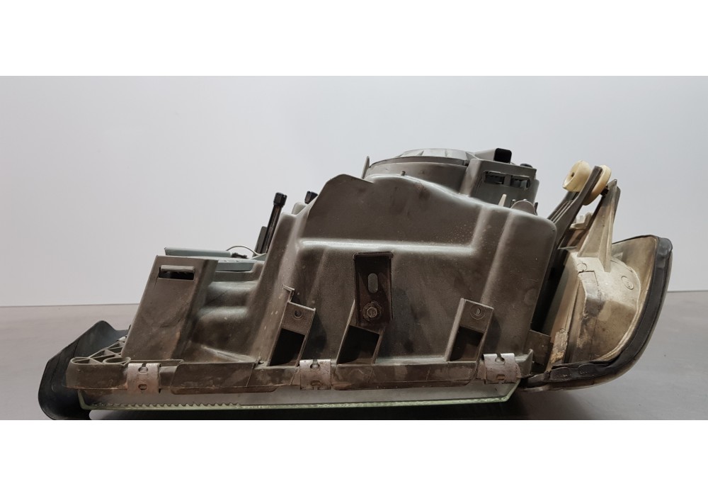 Recambio de faro derecho para mercedes clase s (w126) berlina+coupe se 300 referencia OEM IAM A1268209061 1307022122 