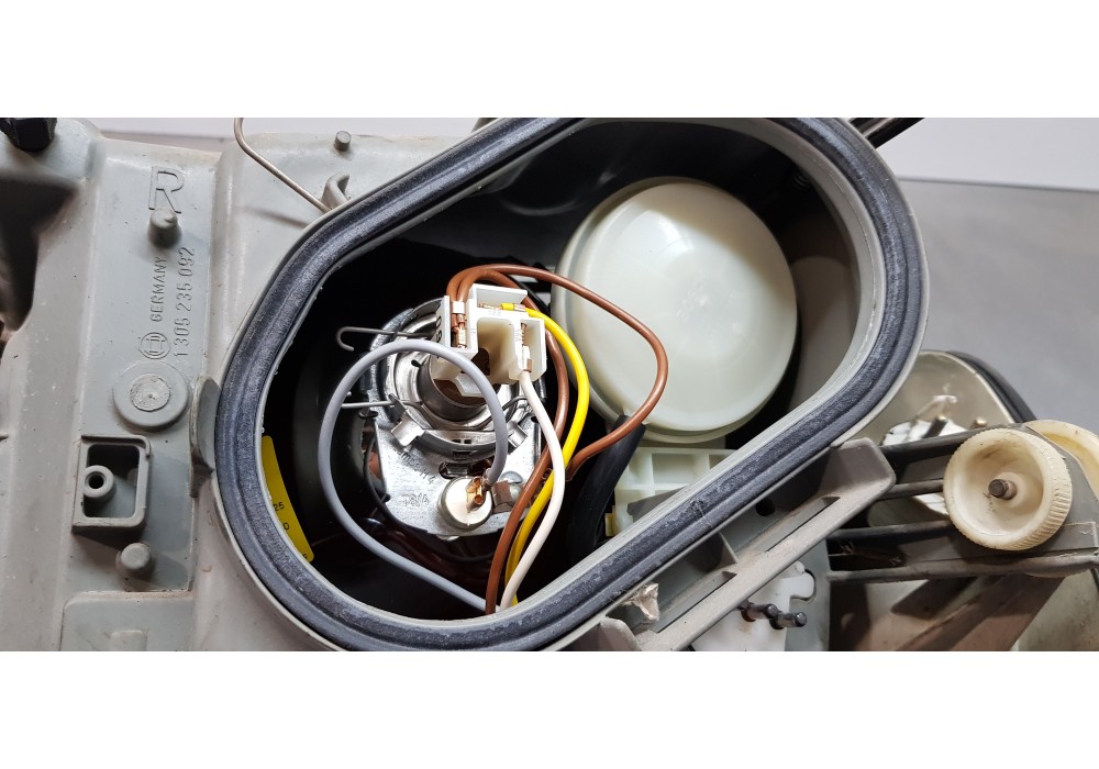 Recambio de faro derecho para mercedes clase s (w126) berlina+coupe se 300 referencia OEM IAM A1268209061 1307022122 