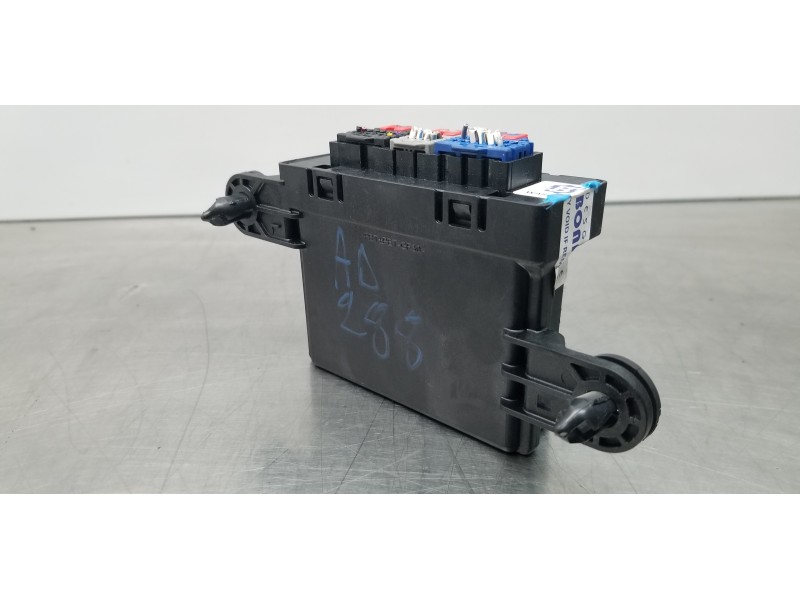 Recambio de modulo aparcamiento parking ( pdc ) para jeep compass ii longitude 4x4 referencia OEM IAM 52112401AA 53434500 682457