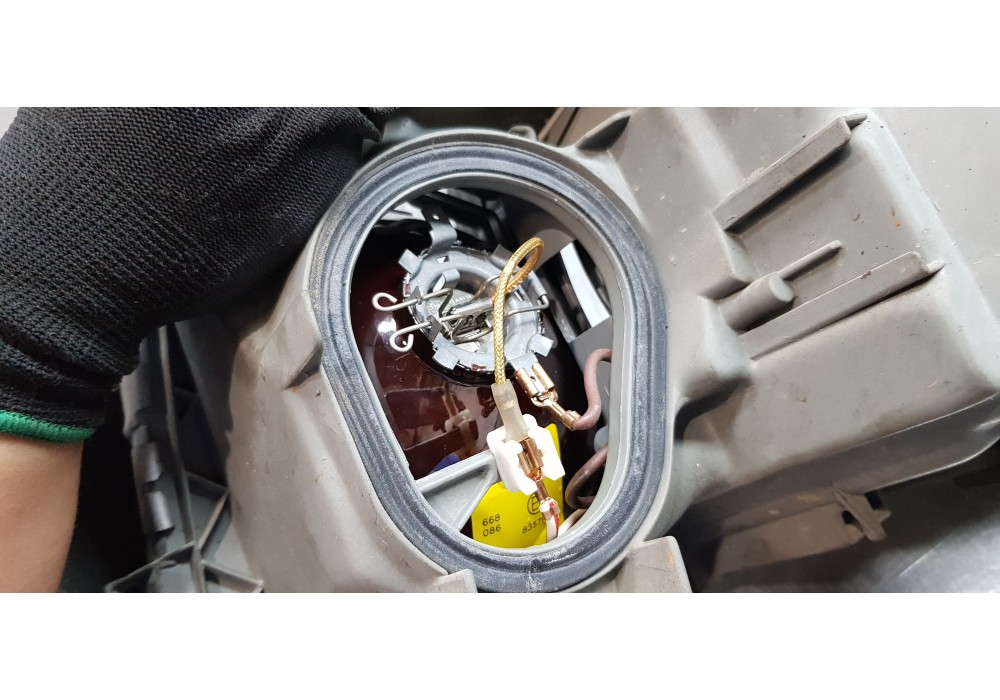 Recambio de faro derecho para mercedes clase s (w126) berlina+coupe se 300 referencia OEM IAM A1268209061 1307022122 