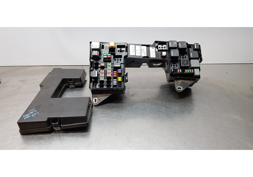 Recambio de caja reles / fusibles para jaguar xf 3.0 v6 diesel s premium luxury referencia OEM IAM 8X2T14A003AA  