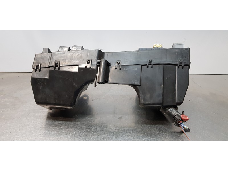 Recambio de caja reles / fusibles para jaguar xf 3.0 v6 diesel s premium luxury referencia OEM IAM 8X2T14A003AA  