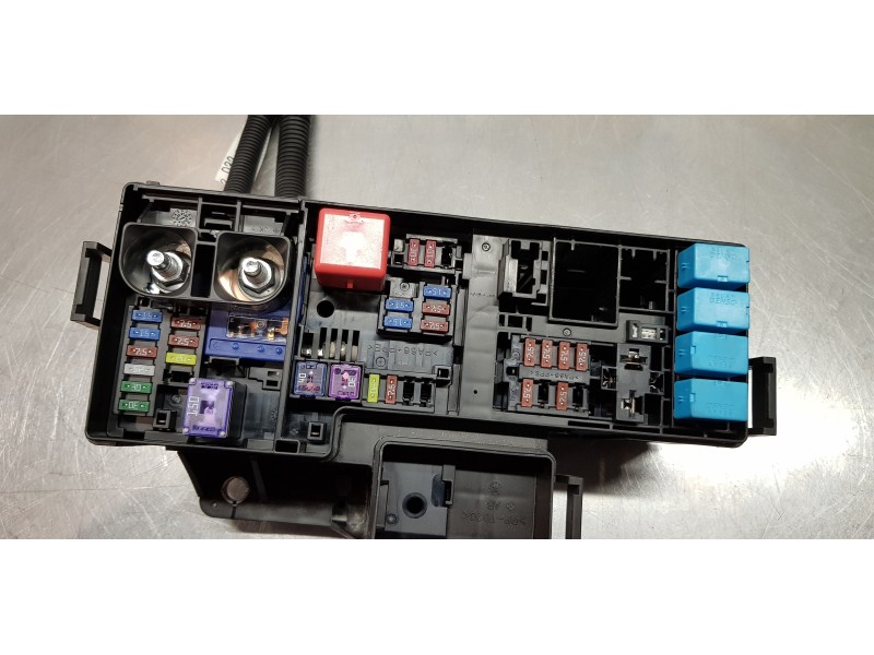 Recambio de caja reles / fusibles para toyota rav 4 plug-in hybrid advance referencia OEM IAM 8266242740 8274042150 