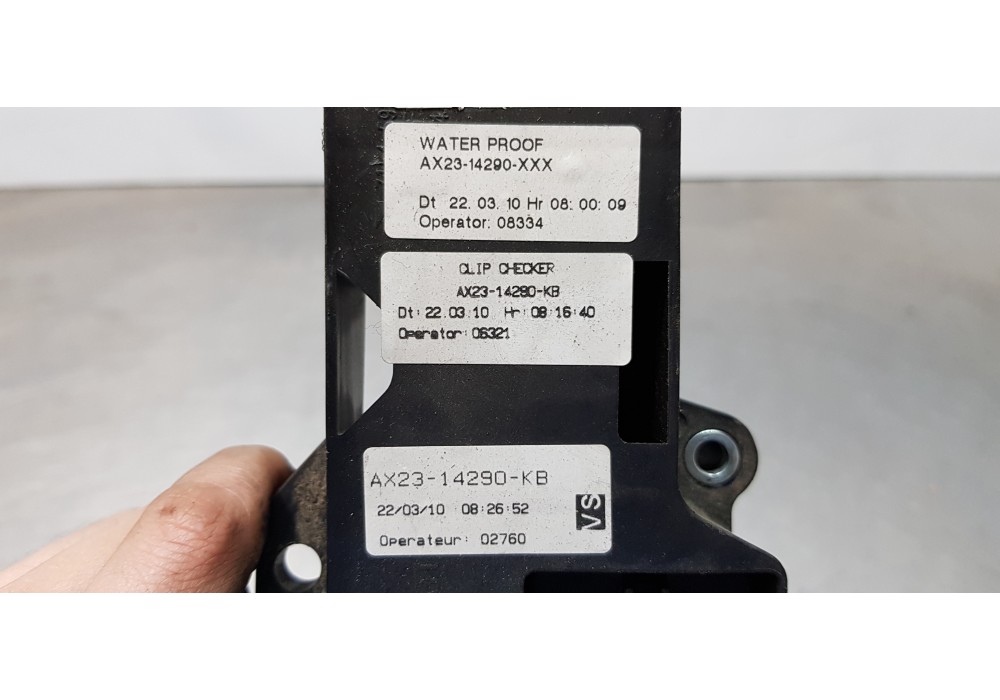 Recambio de caja reles / fusibles para jaguar xf 3.0 v6 diesel s premium luxury referencia OEM IAM 8X2T14A003AA  