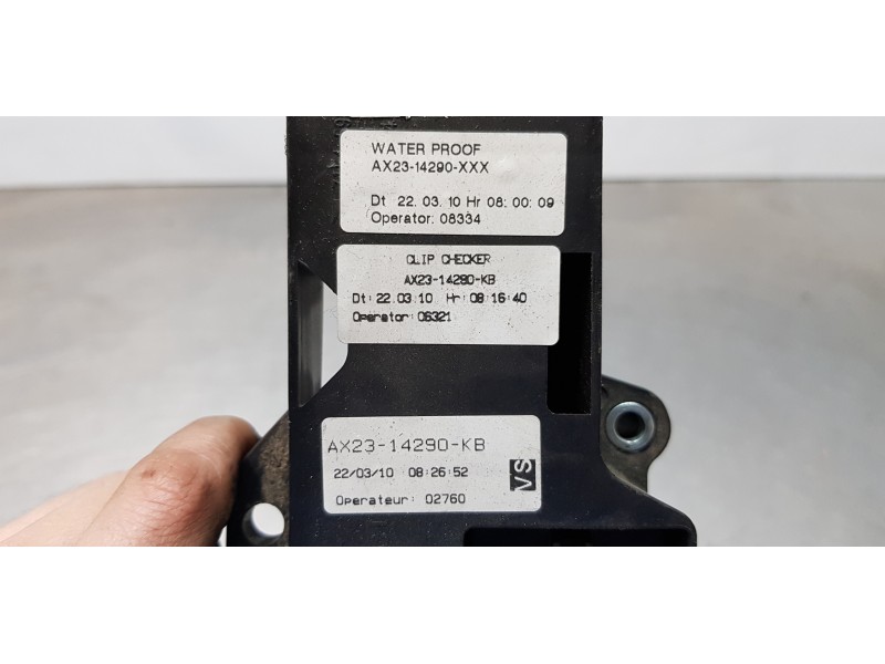 Recambio de caja reles / fusibles para jaguar xf 3.0 v6 diesel s premium luxury referencia OEM IAM 8X2T14A003AA  