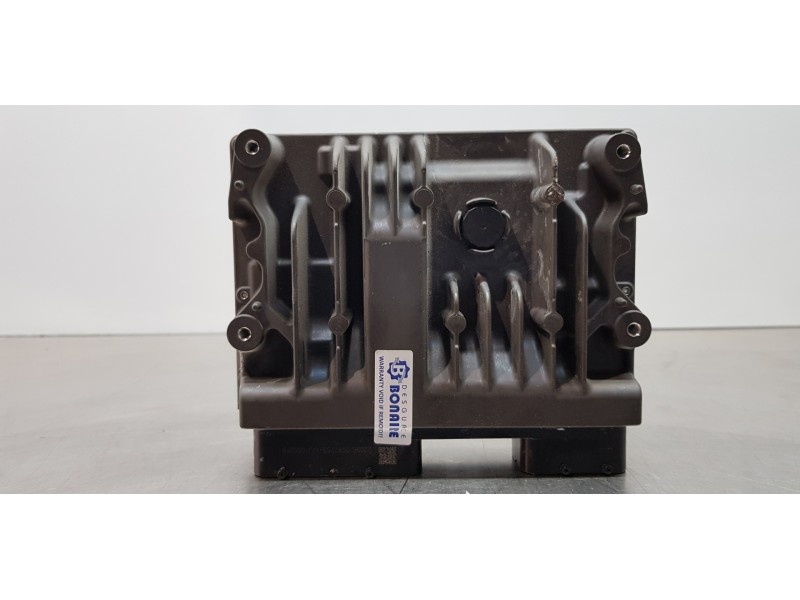 Recambio de centralita motor uce para toyota rav 4 plug-in hybrid advance referencia OEM IAM 896614AF30 2831000050 