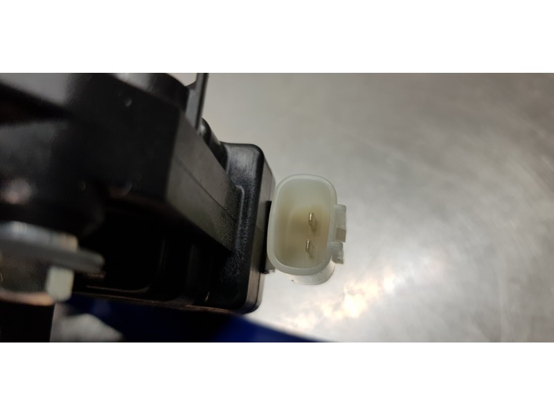 Recambio de cerradura maletero / porton para toyota rav 4 plug-in hybrid advance referencia OEM IAM 6935042101 1638000790 