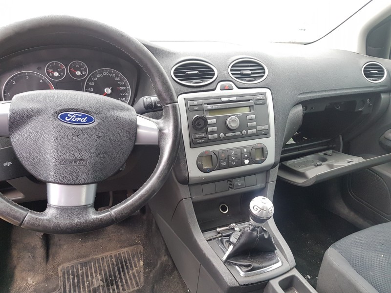 ford focus berlina (cap) del año 2006
