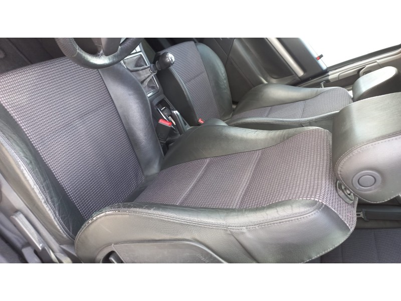 opel vectra c berlina del año 2004