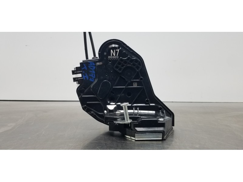 Recambio de cerradura puerta trasera izquierda para toyota rav 4 plug-in hybrid advance referencia OEM IAM 6906048060  