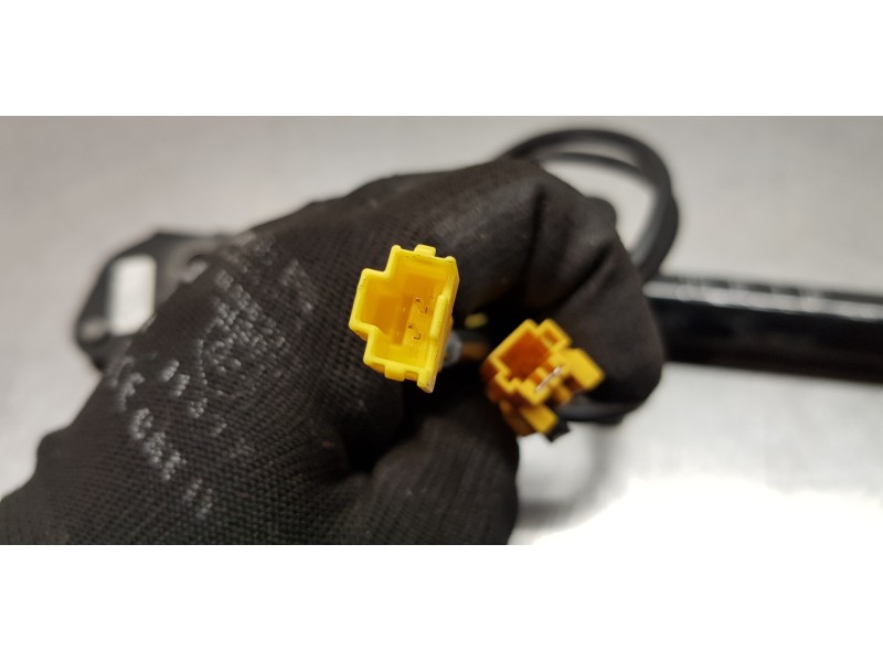 Recambio de pretensor airbag derecho para mercedes clase cls (w219) 320 cdi (219.322) referencia OEM IAM A2118602069  