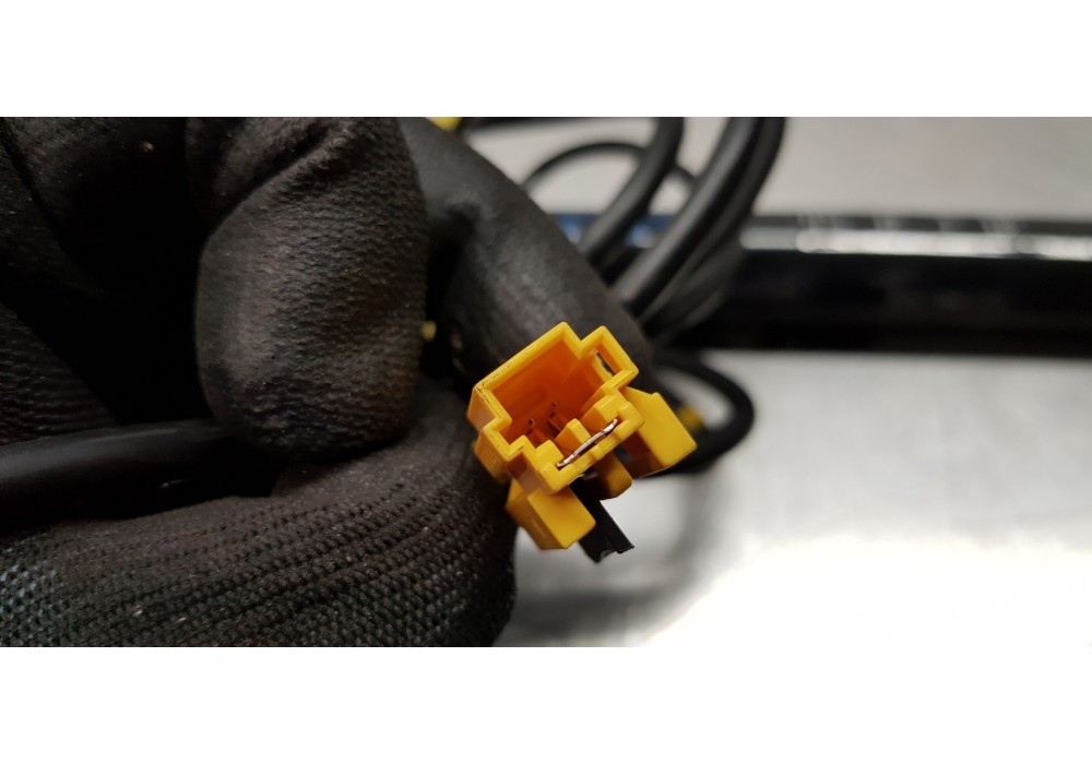 Recambio de pretensor airbag derecho para mercedes clase cls (w219) 320 cdi (219.322) referencia OEM IAM A2118602069  