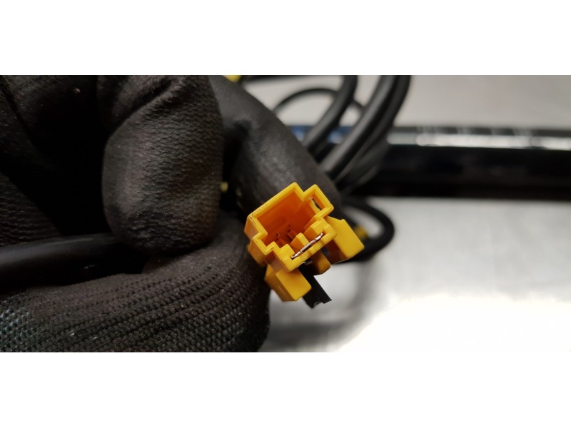 Recambio de pretensor airbag derecho para mercedes clase cls (w219) 320 cdi (219.322) referencia OEM IAM A2118602069  