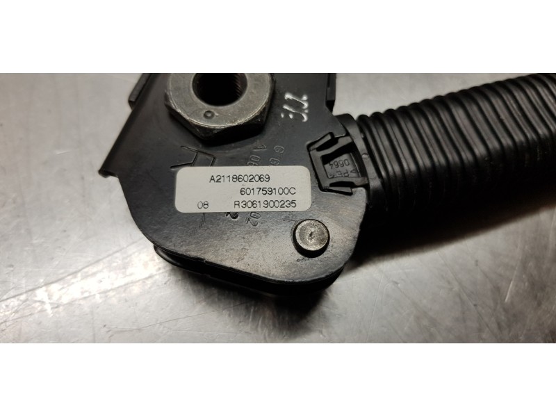 Recambio de pretensor airbag derecho para mercedes clase cls (w219) 320 cdi (219.322) referencia OEM IAM A2118602069  