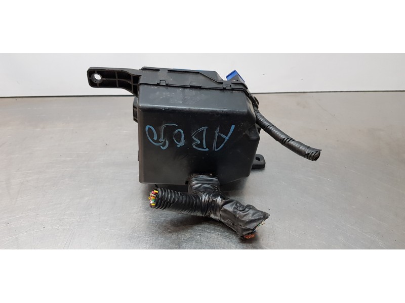Recambio de caja reles / fusibles para kia picanto 1.0 lx referencia OEM IAM 9120007240E  