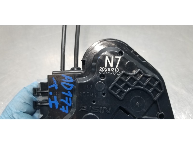 Recambio de cerradura puerta trasera izquierda para toyota rav 4 plug-in hybrid advance referencia OEM IAM 6906048060  