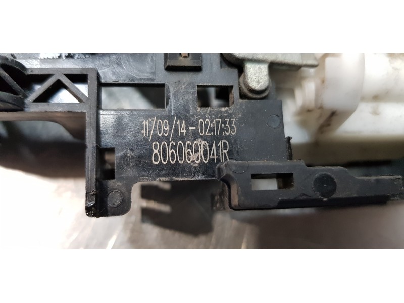 Recambio de cerradura puerta trasera derecha para renault scenic iii bose edition referencia OEM IAM 806060041R  