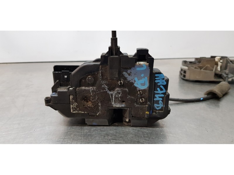 Recambio de cerradura puerta trasera derecha para renault scenic iii bose edition referencia OEM IAM 806060041R  