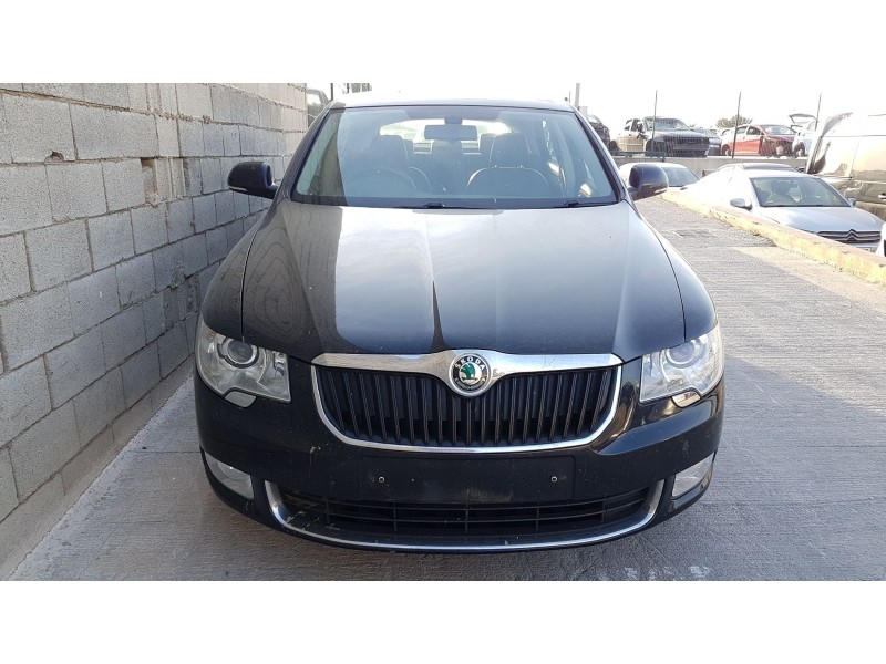 skoda superb combi (3t5) del año 2011