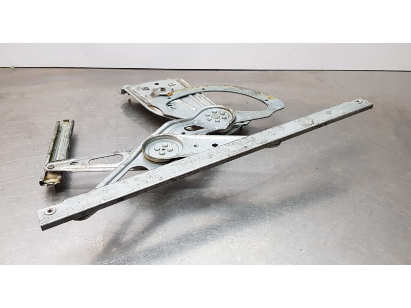 Recambio de elevalunas trasero derecho para renault scenic iii bose edition referencia OEM IAM 827208148R   Recambio de elevalunas trasero derecho para renault scenic iii bose edition referencia OEM IAM 827208148R