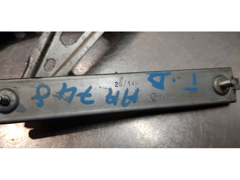 Recambio de elevalunas trasero derecho para renault scenic iii bose edition referencia OEM IAM 827208148R   Recambio de elevalunas trasero derecho para renault scenic iii bose edition referencia OEM IAM 827208148R