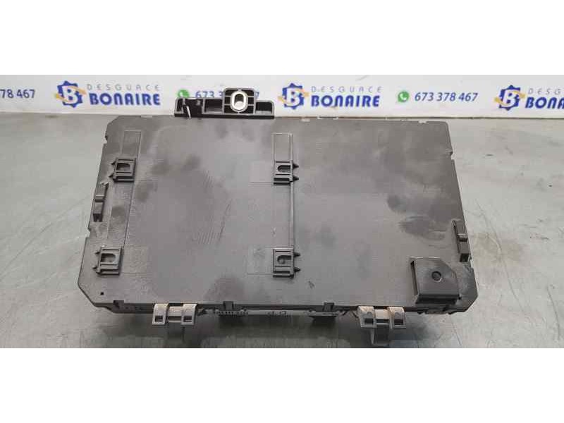 Recambio de caja reles / fusibles para opel astra gtc sport referencia OEM IAM 13181278  