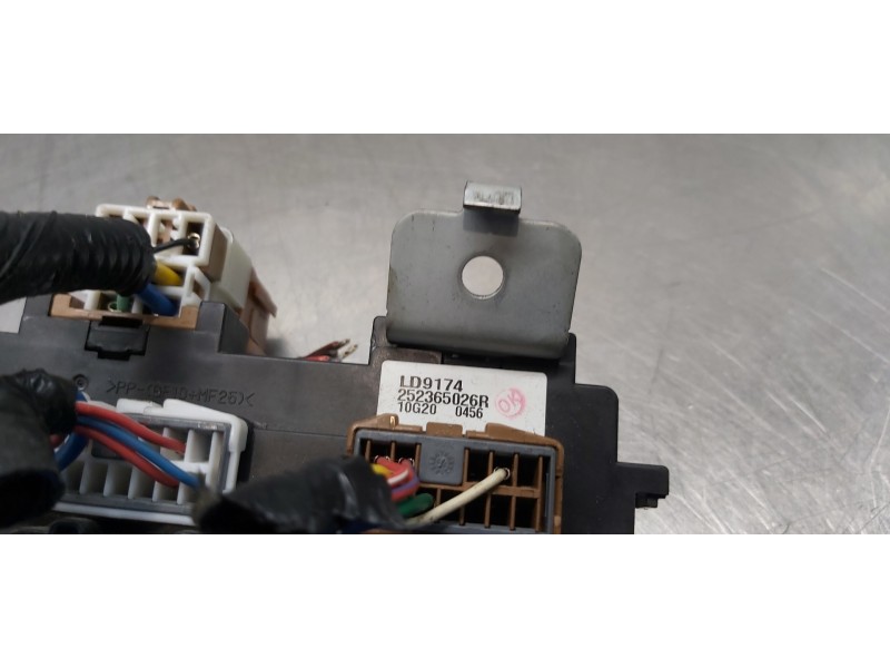 Recambio de caja reles / fusibles para renault koleos bose edition referencia OEM IAM 252365026R   Recambio de caja reles / fusibles para renault koleos bose edition referencia OEM IAM 252365026R