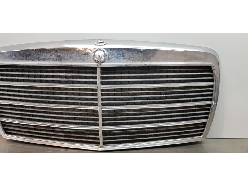Recambio de rejilla delantera para mercedes clase s (w126) berlina+coupe se 300 referencia OEM IAM A1268800883  