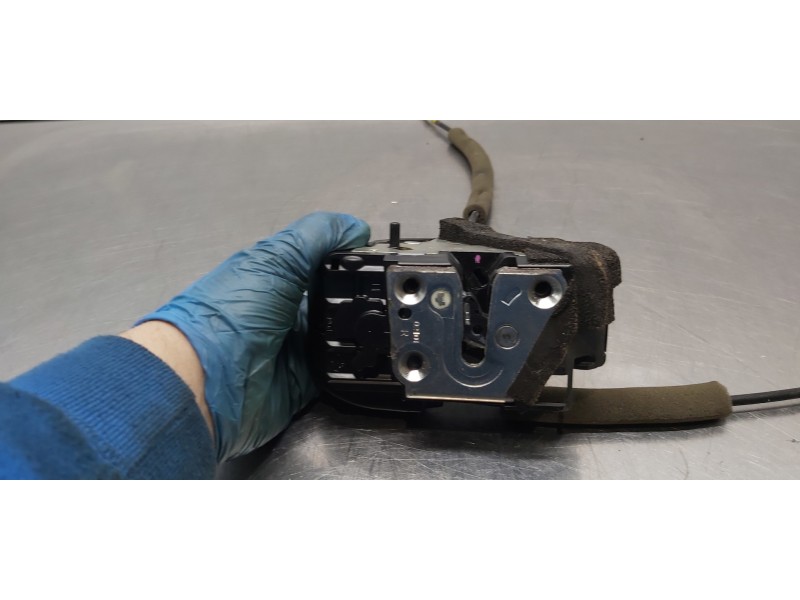 Recambio de cerradura puerta trasera derecha para renault koleos bose edition referencia OEM IAM 825029849R  