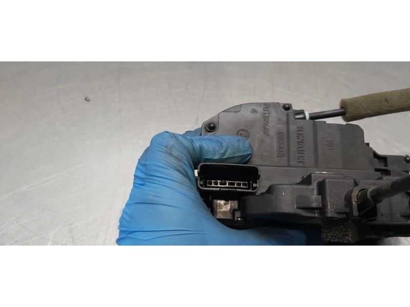 Recambio de cerradura puerta trasera derecha para renault koleos bose edition referencia OEM IAM 825029849R  