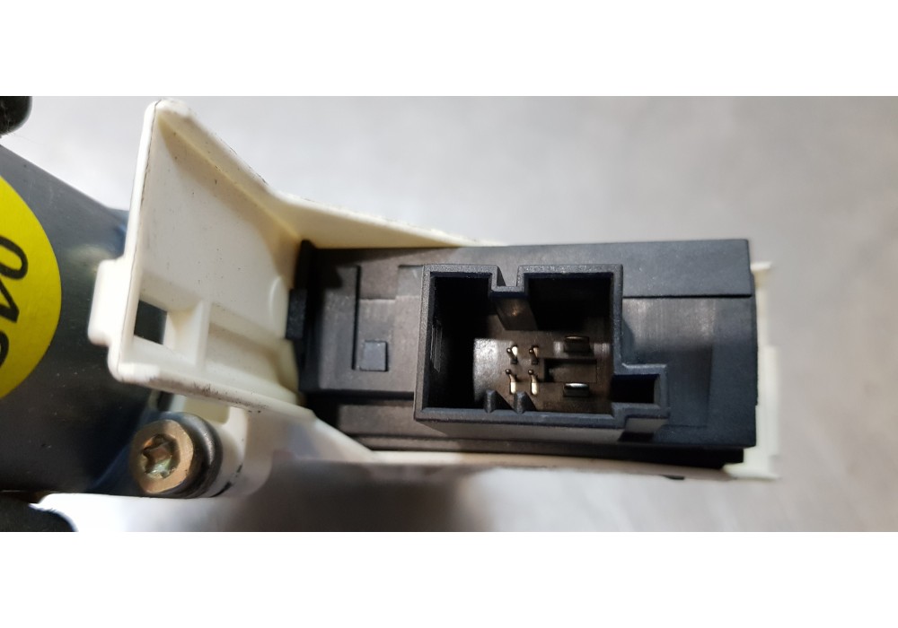 Recambio de motor elevalunas trasero derecho para audi a6 berlina (4f2) 3.2 fsi referencia OEM IAM 4F0959802A   Recambio de motor elevalunas trasero derecho para audi a6 berlina (4f2) 3.2 fsi referencia OEM IAM 4F0959802A