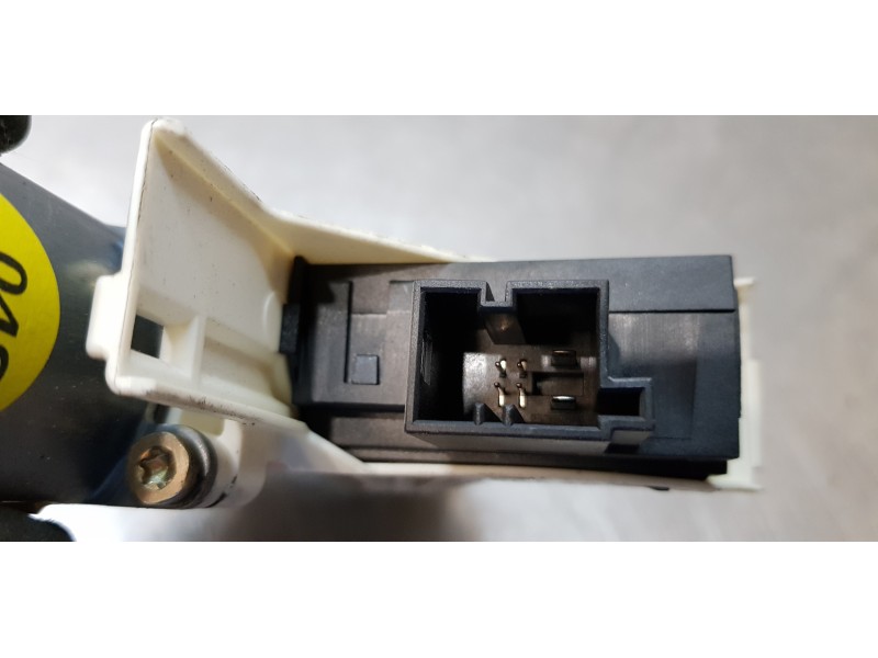 Recambio de motor elevalunas trasero derecho para audi a6 berlina (4f2) 3.2 fsi referencia OEM IAM 4F0959802A   Recambio de motor elevalunas trasero derecho para audi a6 berlina (4f2) 3.2 fsi referencia OEM IAM 4F0959802A