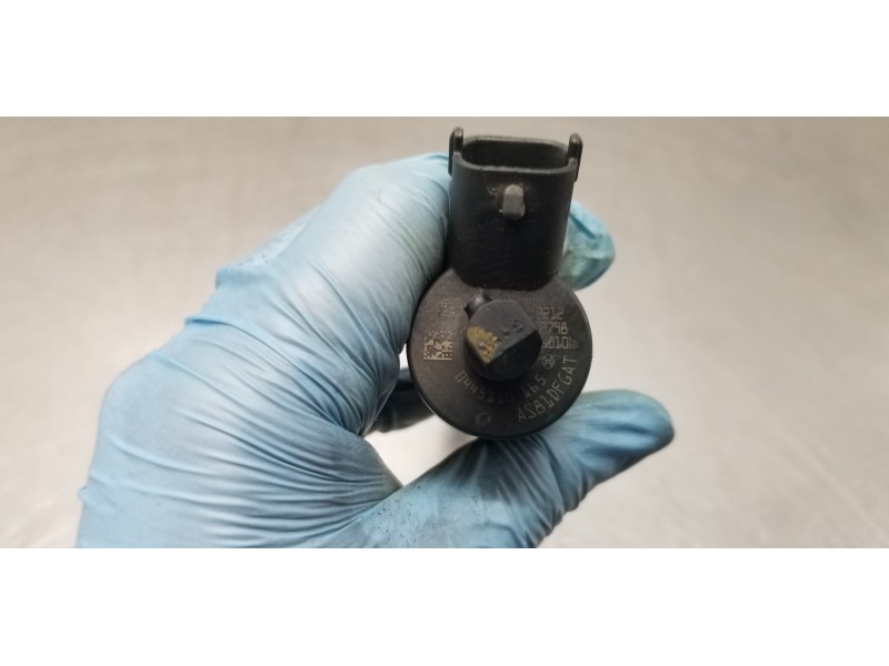 Recambio de inyector para opel zafira b cosmo referencia OEM IAM 0445110165  