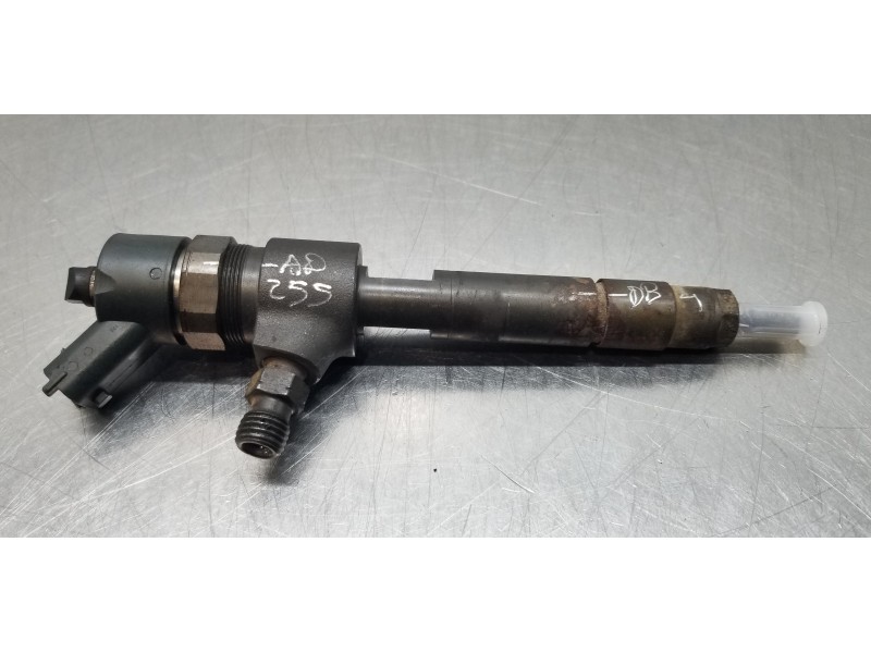Recambio de inyector para opel zafira b cosmo referencia OEM IAM 0445110165  