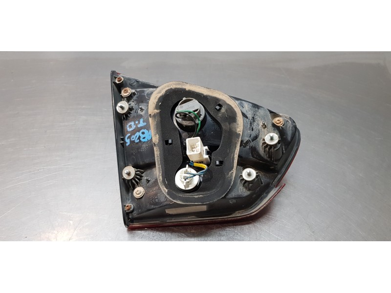 Recambio de piloto trasero derecho interior para kia carens ( ) emotion referencia OEM IAM 92404A4020  