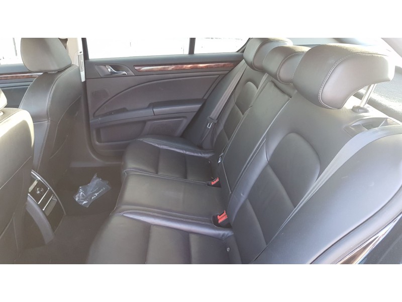 skoda superb combi (3t5) del año 2011