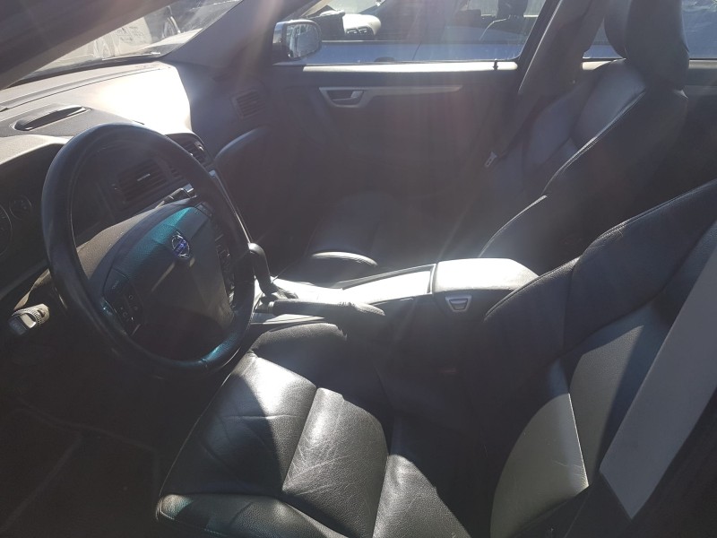 volvo v70 familiar del año 2010