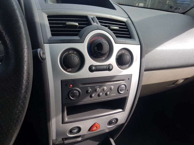 renault megane ii coupe/cabrio del año 2004 renault megane ii coupe/cabrio del año 2004