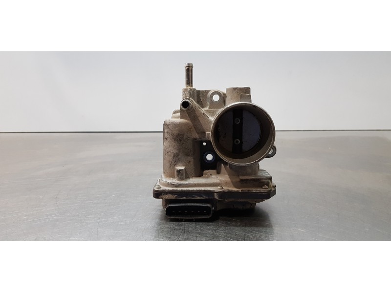 Recambio de caja mariposa para toyota yaris hsd active referencia OEM IAM 2203047040  