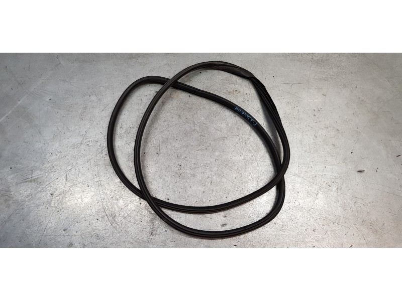 Recambio de gomas contorno puerta para peugeot 5008 access referencia OEM IAM 9676801080   Recambio de gomas contorno puerta para peugeot 5008 access referencia OEM IAM 9676801080