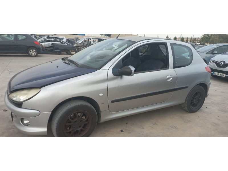 peugeot 206 berlina del año 2000