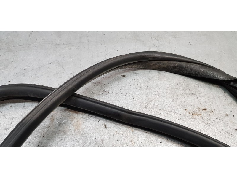 Recambio de gomas contorno puerta para peugeot 5008 access referencia OEM IAM 9676801080   Recambio de gomas contorno puerta para peugeot 5008 access referencia OEM IAM 9676801080