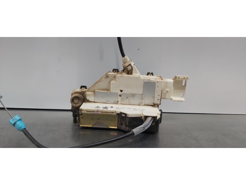 Recambio de cerradura puerta trasera derecha para citroen c4 berlina sx referencia OEM IAM 9138T5  